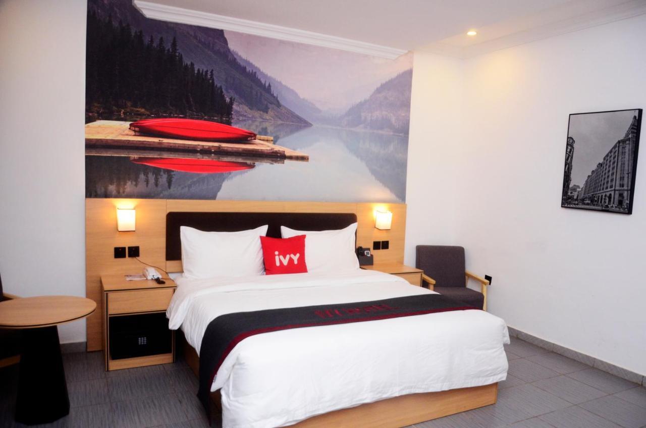 Ivy Hotel Emerald Ikeja Luaran gambar