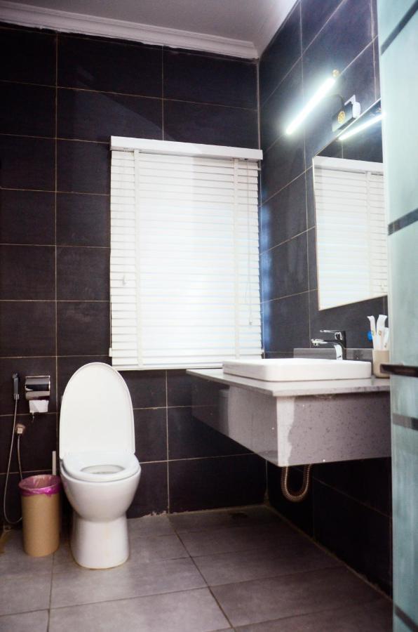Ivy Hotel Emerald Ikeja Luaran gambar