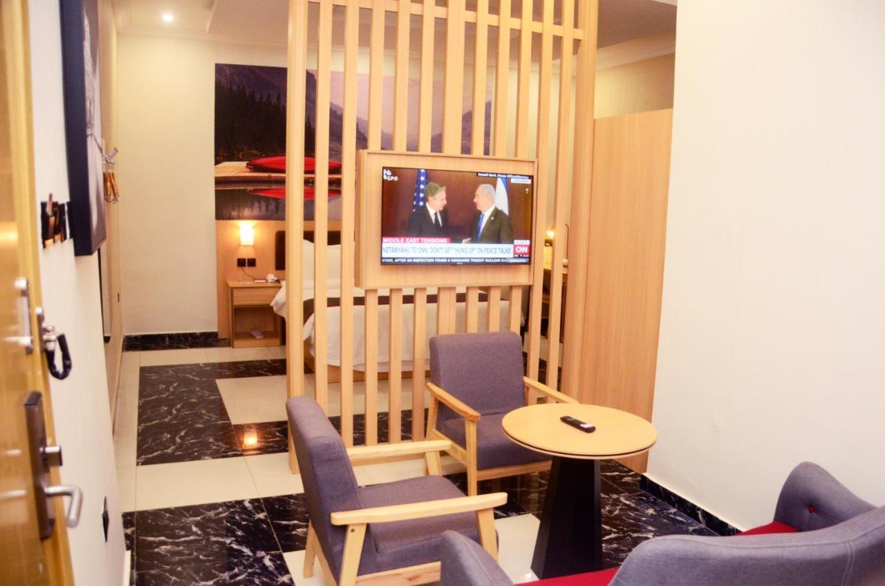 Ivy Hotel Emerald Ikeja Luaran gambar