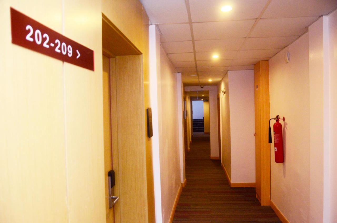 Ivy Hotel Emerald Ikeja Luaran gambar