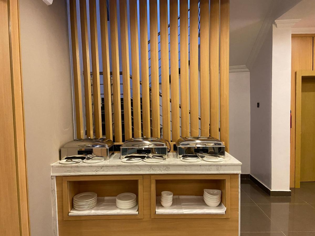Ivy Hotel Emerald Ikeja Luaran gambar